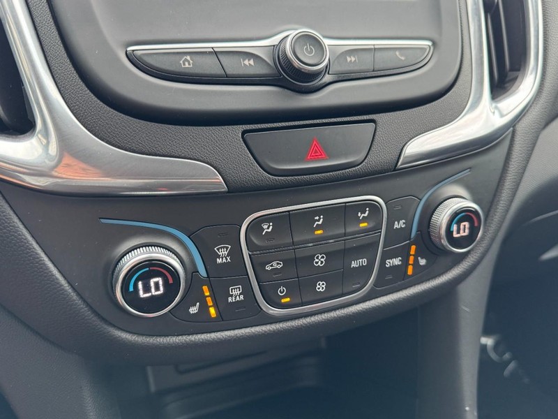 Chevrolet Equinox Vehicle Full-screen Gallery Image 18