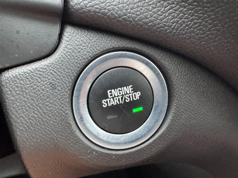 Chevrolet Equinox Vehicle Full-screen Gallery Image 21