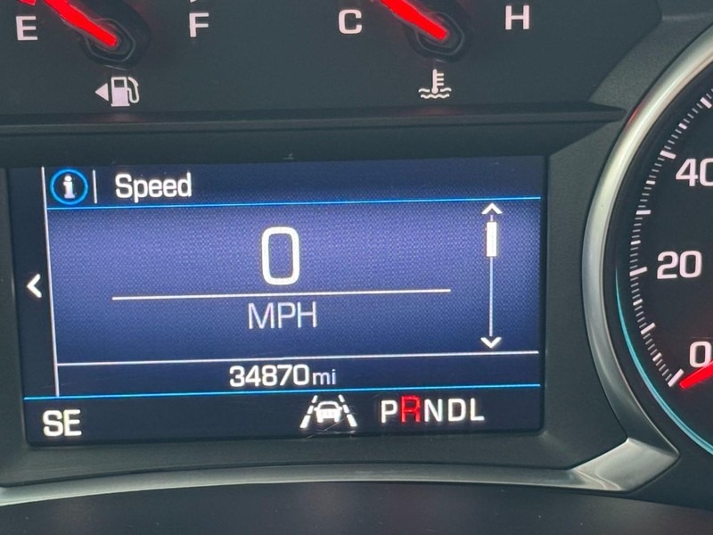 Chevrolet Equinox Vehicle Full-screen Gallery Image 22