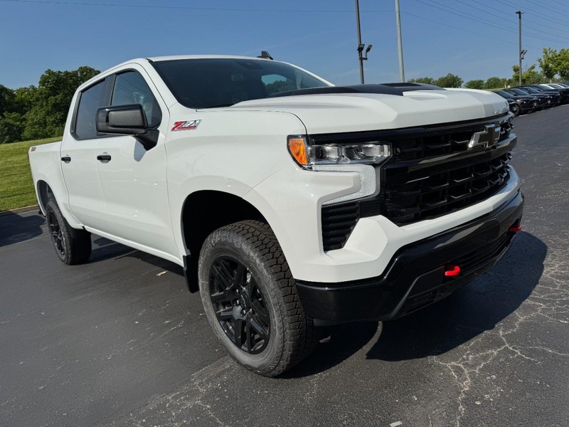 Chevrolet Silverado 1500 Vehicle Image 02