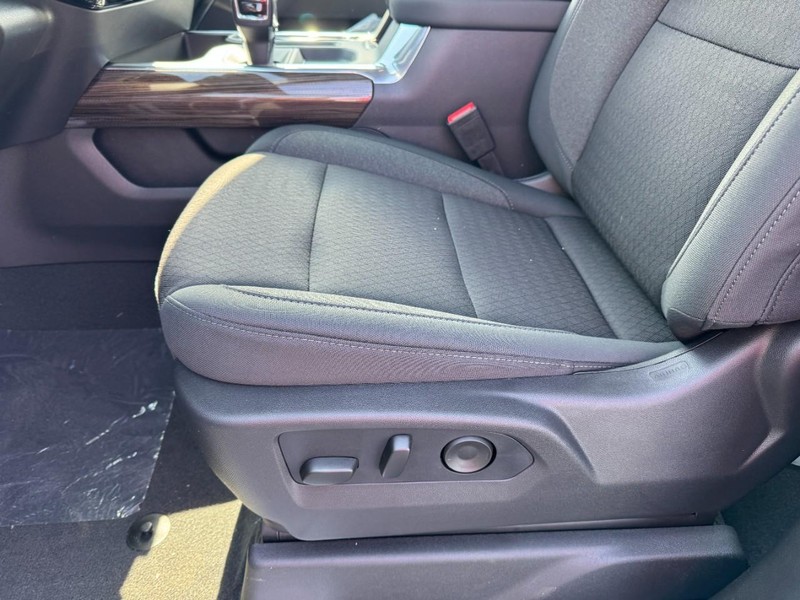Chevrolet Silverado 1500 Vehicle Image 10
