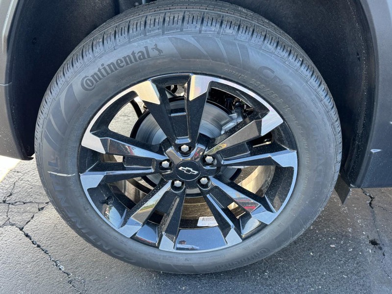 Chevrolet Equinox Vehicle Image 11