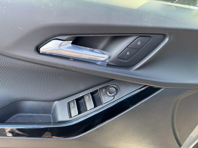 Chevrolet Equinox Vehicle Image 15