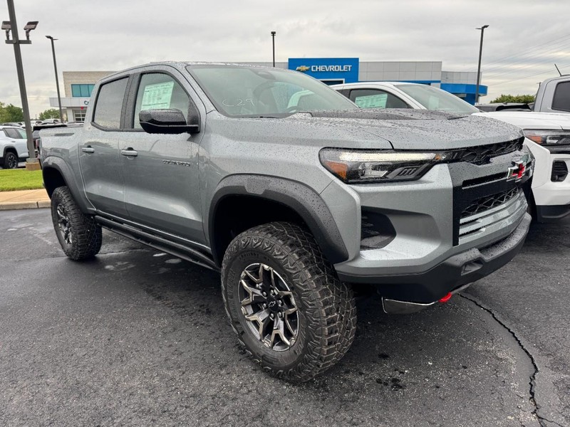 Chevrolet Colorado Vehicle Image 02
