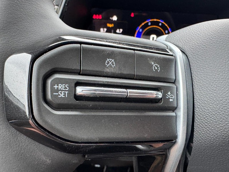 Chevrolet Colorado Vehicle Image 09