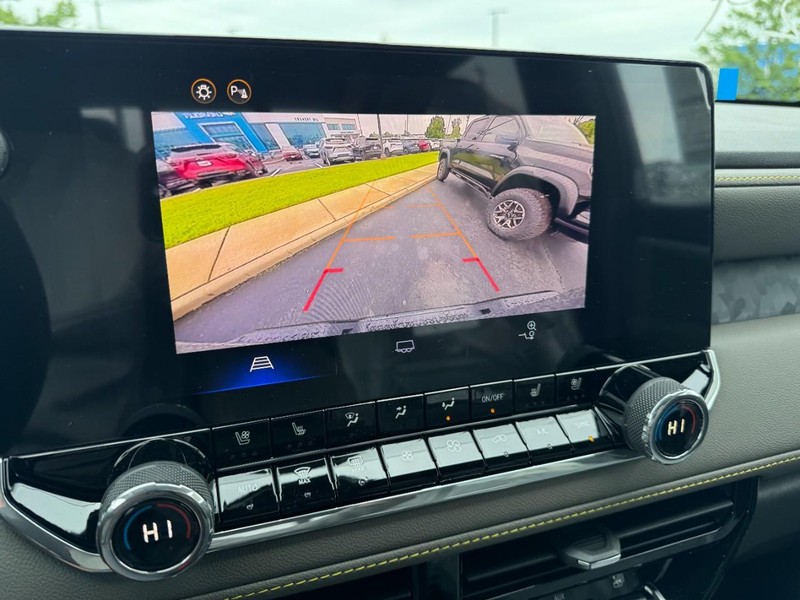 Chevrolet Colorado Vehicle Image 15