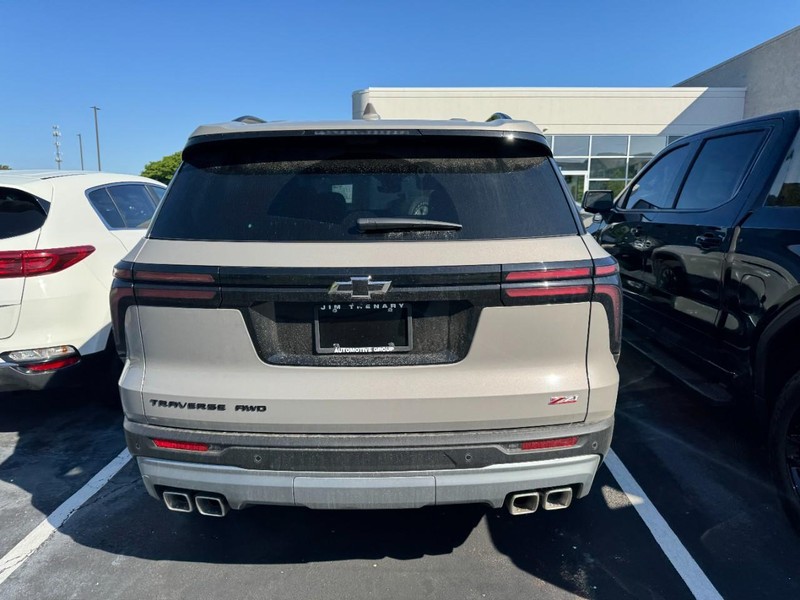 Chevrolet Traverse Vehicle Image 03