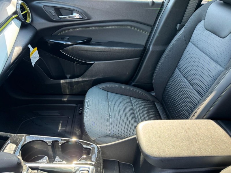 Chevrolet Trax Vehicle Image 08