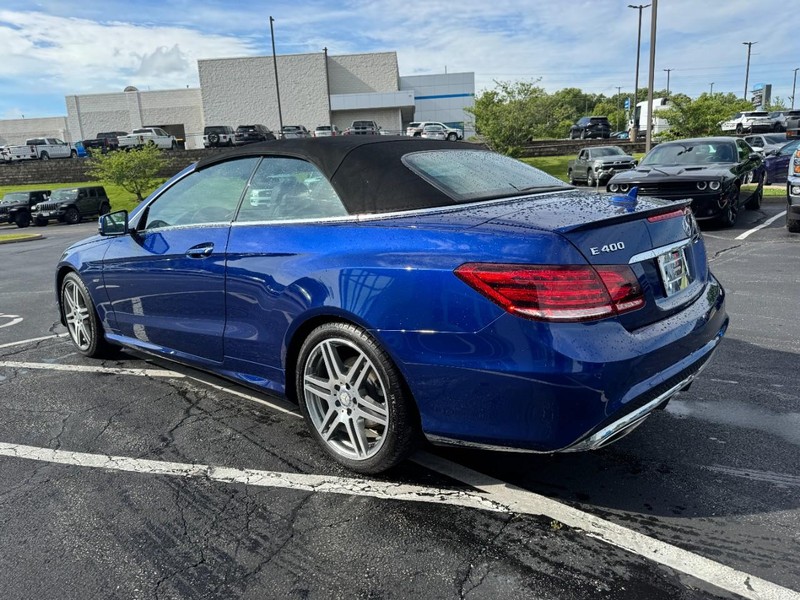 Mercedes-Benz E-Class Vehicle Image 05