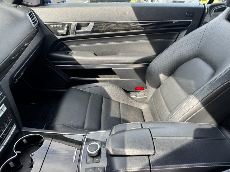 Mercedes-Benz E-Class Vehicle Image 11