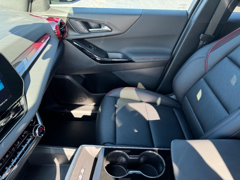 Chevrolet Equinox Vehicle Image 08