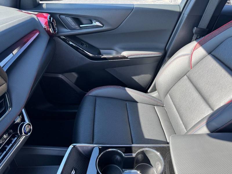 Chevrolet Equinox Vehicle Image 08