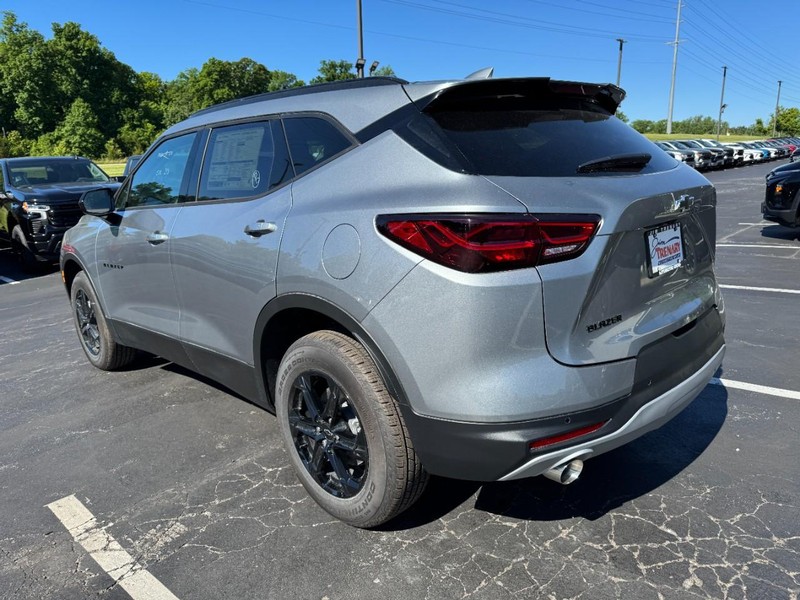 Chevrolet Blazer Vehicle Image 05