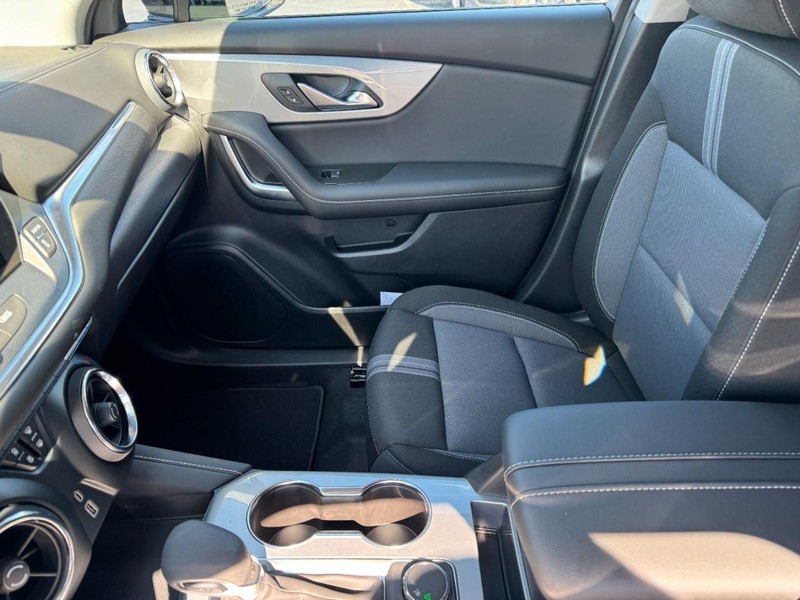 Chevrolet Blazer Vehicle Image 08