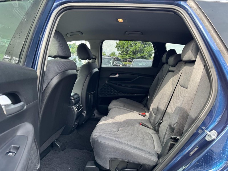 Hyundai Santa Fe Vehicle Image 10