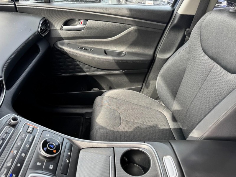 Hyundai Santa Fe Vehicle Image 13