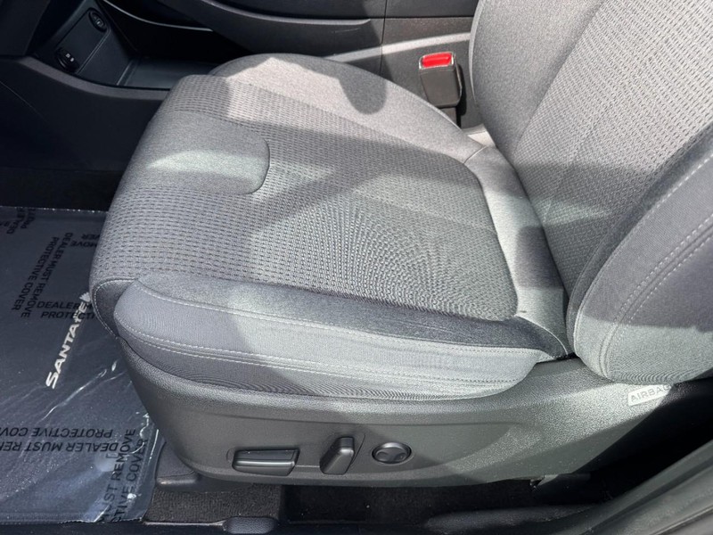 Hyundai Santa Fe Vehicle Image 14