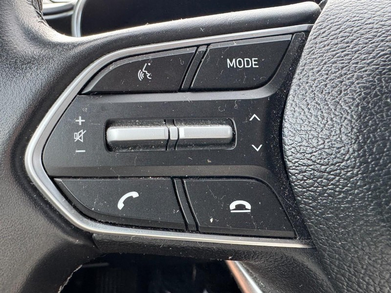 Hyundai Santa Fe Vehicle Image 16