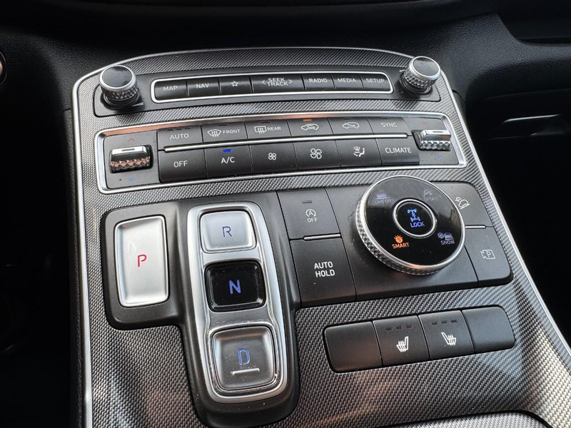 Hyundai Santa Fe Vehicle Image 18