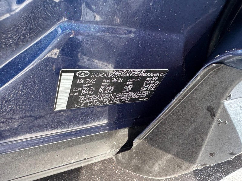 Hyundai Santa Fe Vehicle Image 23
