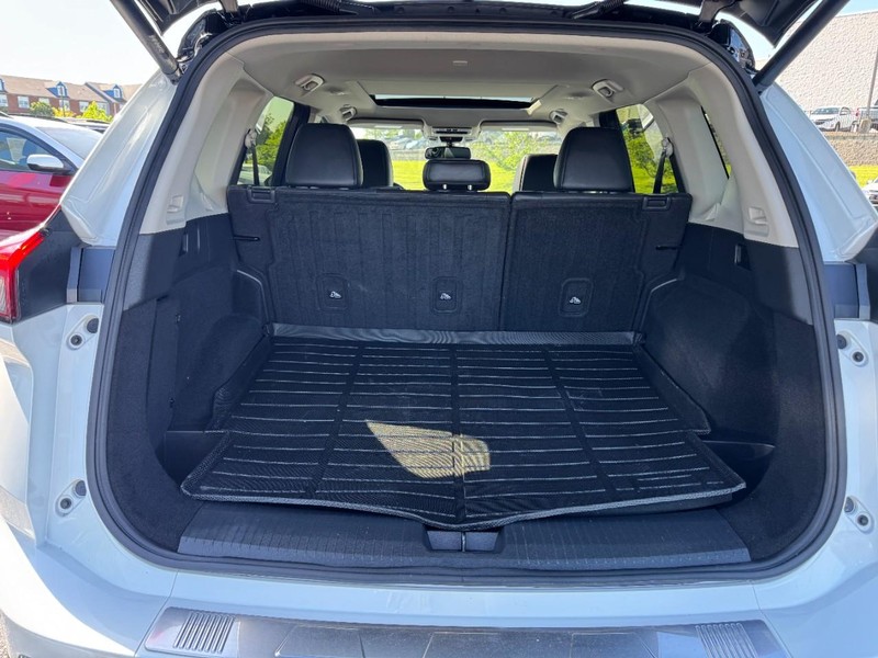 Nissan Rogue Vehicle Image 06