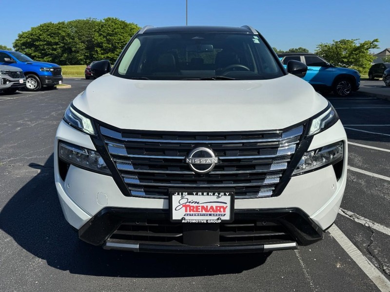 Nissan Rogue Vehicle Image 09