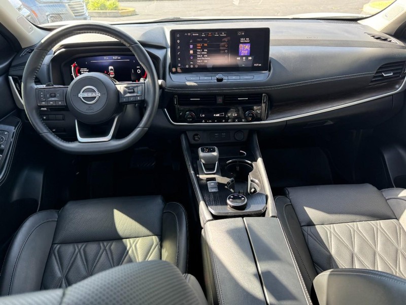 Nissan Rogue Vehicle Image 12