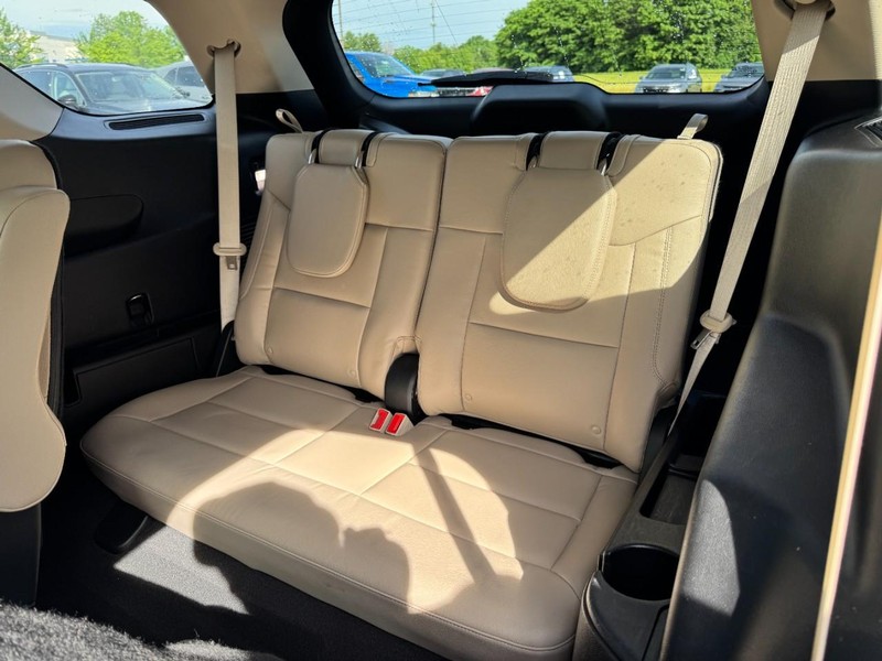 Ford Explorer Vehicle Image 11