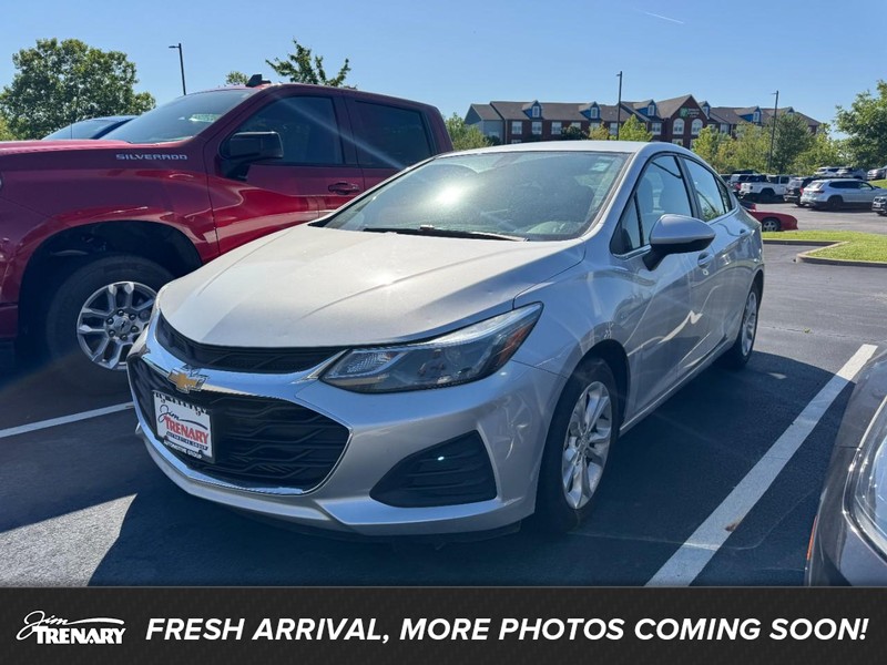 Chevrolet Cruze Vehicle Full-screen Gallery Image 01