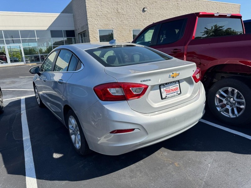 Chevrolet Cruze Vehicle Full-screen Gallery Image 04