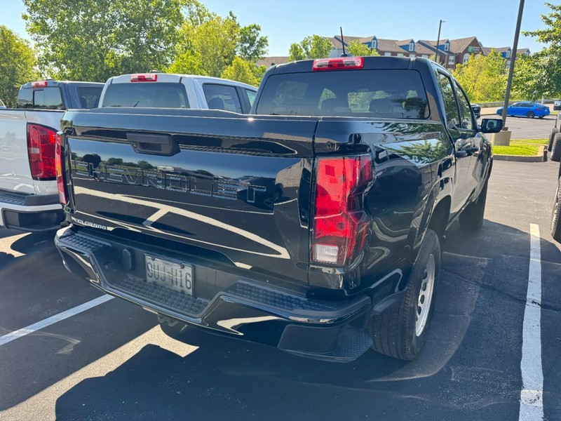 Chevrolet Colorado Vehicle Full-screen Gallery Image 04