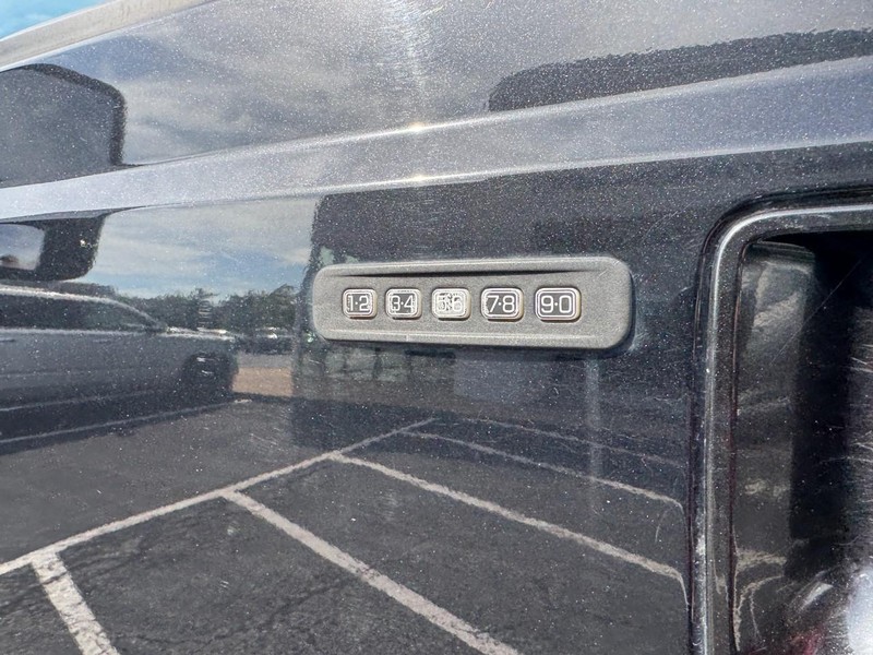 Ford Super Duty F-350 SRW Vehicle Image 08