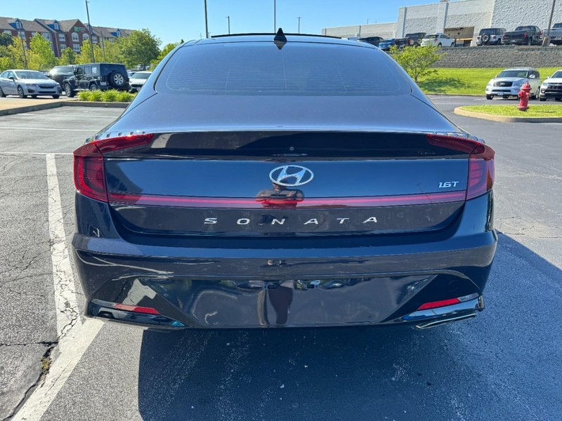 Hyundai Sonata Vehicle Image 04