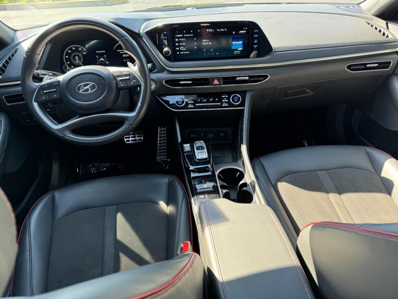 Hyundai Sonata Vehicle Image 12