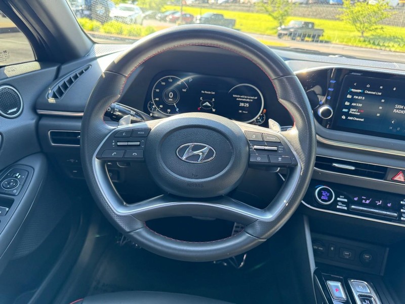 Hyundai Sonata Vehicle Image 13