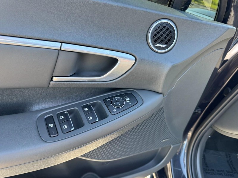 Hyundai Sonata Vehicle Image 16