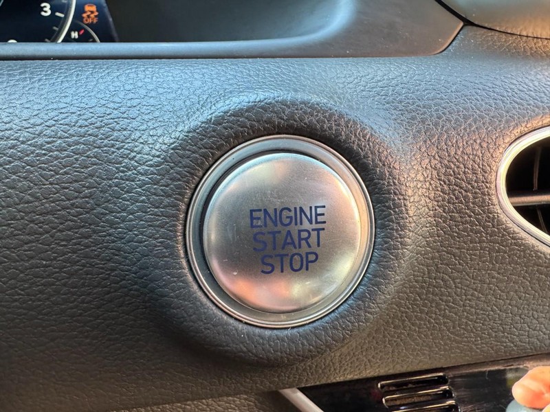 Hyundai Sonata Vehicle Image 23