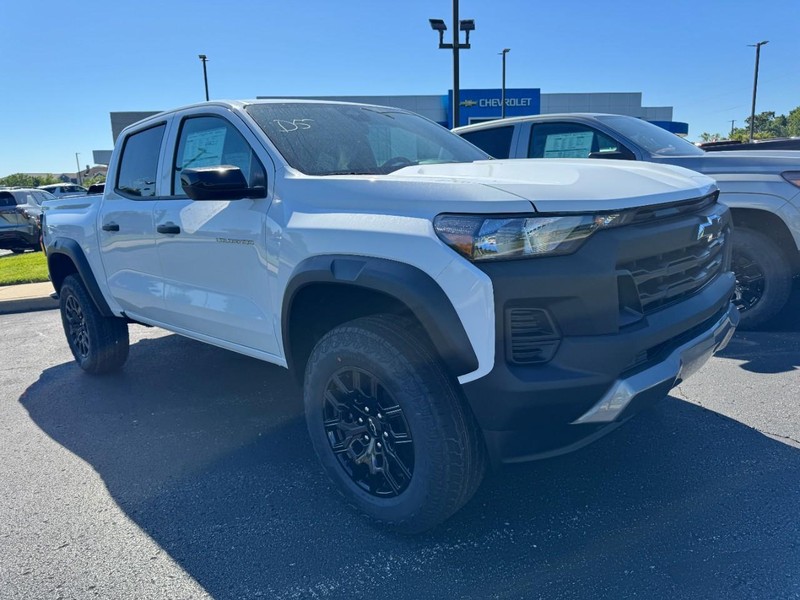 Chevrolet Colorado Vehicle Image 02