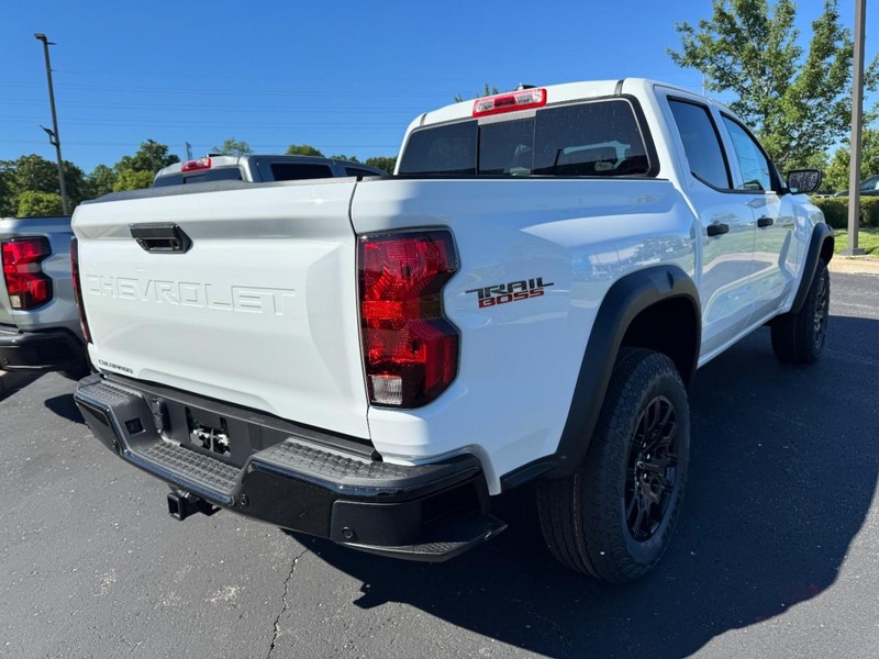 Chevrolet Colorado Vehicle Image 03