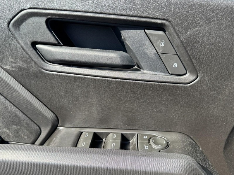 Chevrolet Colorado Vehicle Image 09