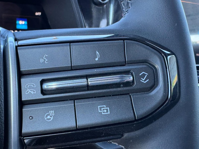 Chevrolet Colorado Vehicle Image 11