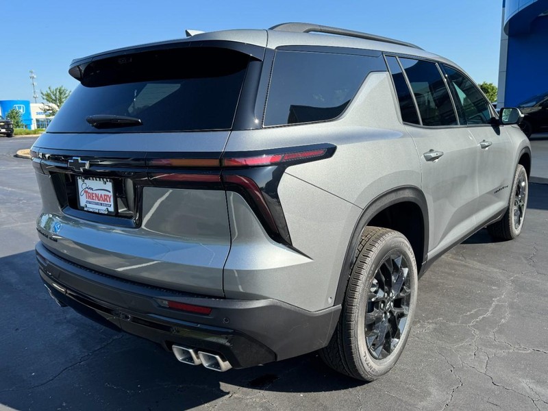 Chevrolet Traverse Vehicle Image 03