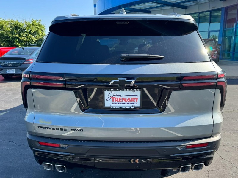 Chevrolet Traverse Vehicle Image 04