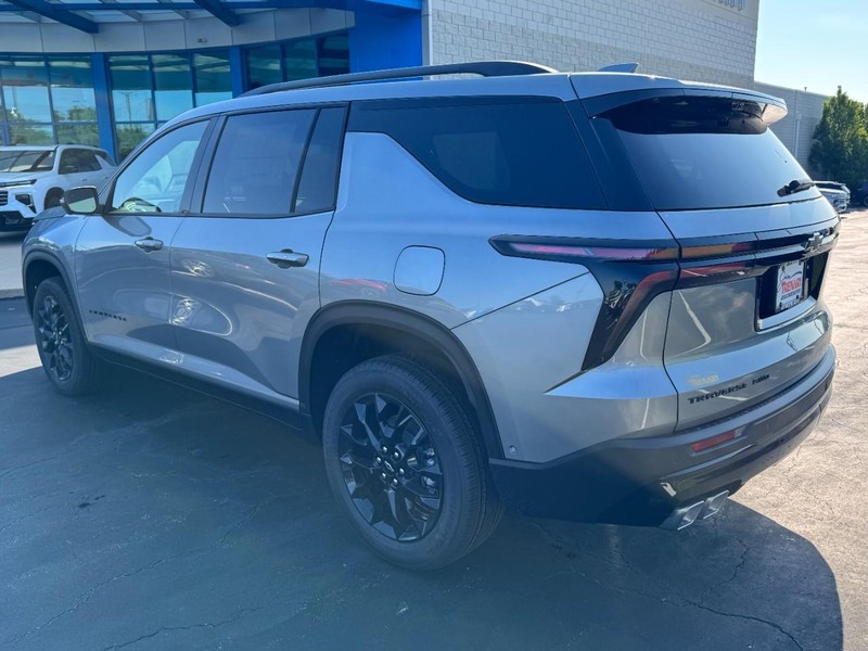 Chevrolet Traverse Vehicle Image 05