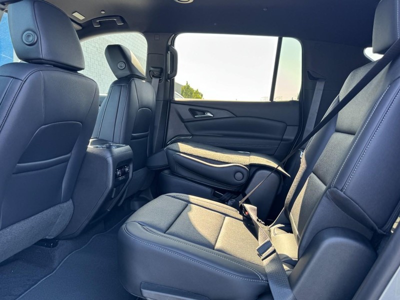 Chevrolet Traverse Vehicle Image 07