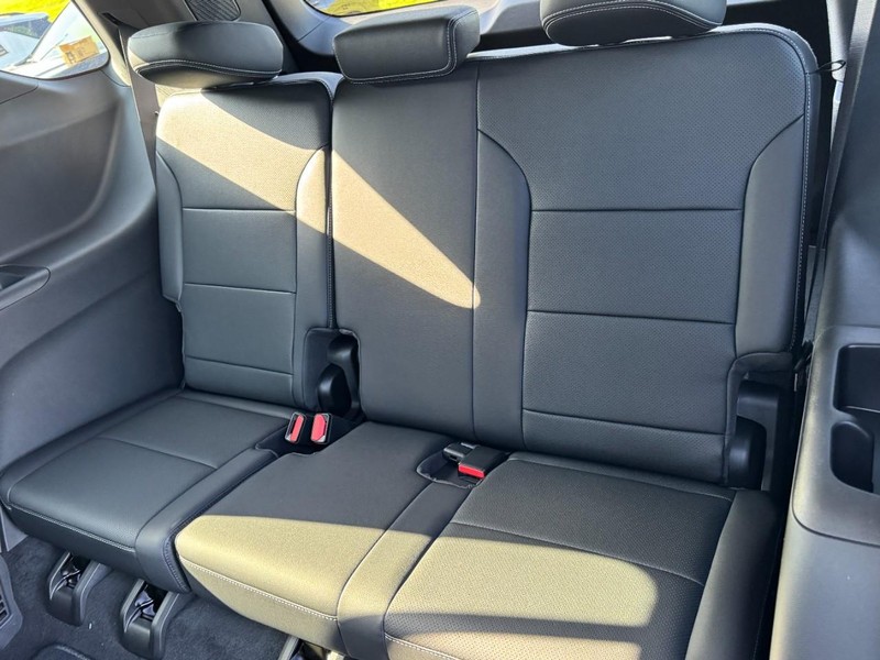 Chevrolet Traverse Vehicle Image 08
