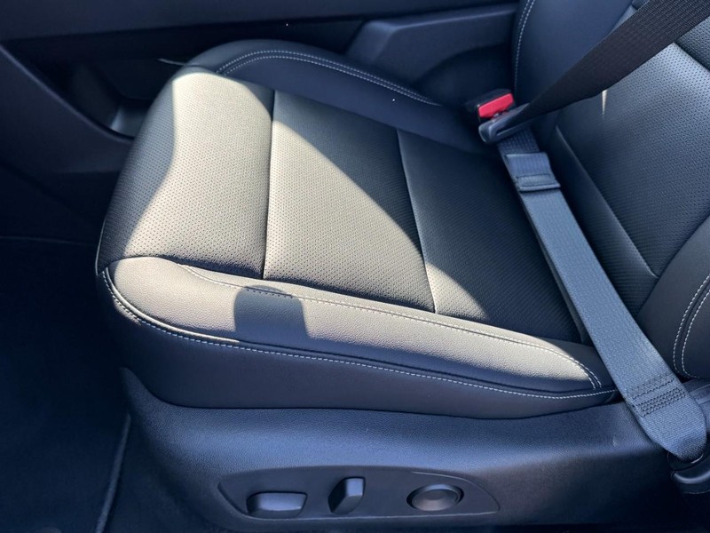 Chevrolet Traverse Vehicle Image 10