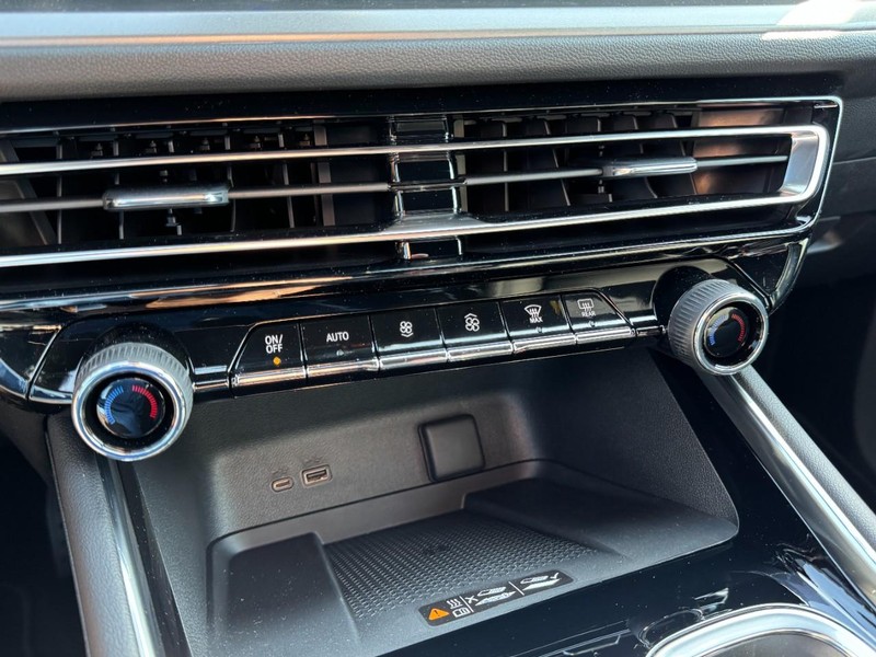 Chevrolet Traverse Vehicle Image 14