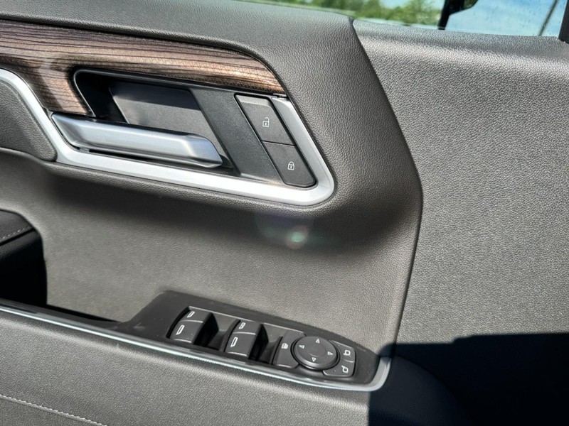 Chevrolet Silverado 1500 Vehicle Image 12