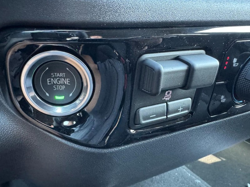 Chevrolet Silverado 1500 Vehicle Image 20
